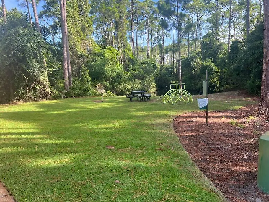 Tommy Bahama 1 Bedroom-Walk To Restaurants ,Pool-3Mi Beach! Destin Apartment
