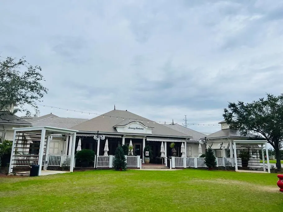 Apartment Tommy Bahama 1 Bedroom-Walk To Restaurants ,Pool-3Mi Beach! Destin