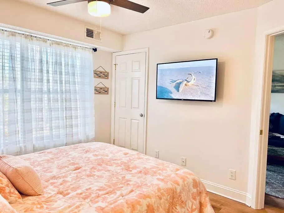 Apartment Tommy Bahama 1 Bedroom-Walk To Restaurants ,Pool-3Mi Beach! Destin