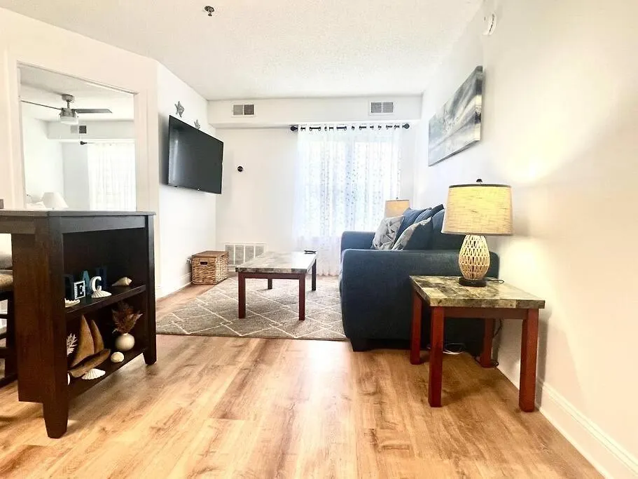 Tommy Bahama 1 Bedroom-Walk To Restaurants ,Pool-3Mi Beach! Destin 0*,
