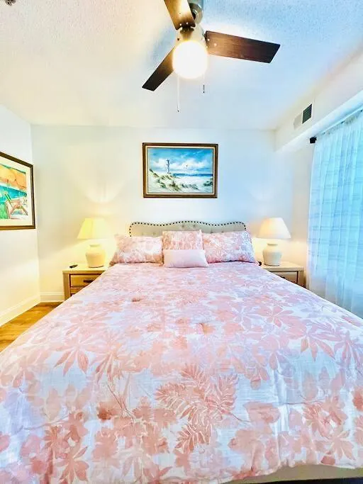 Tommy Bahama 1 Bedroom-Walk To Restaurants ,Pool-3Mi Beach! Destin United States