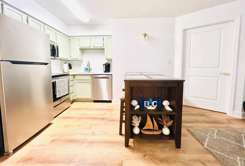 Apartment Tommy Bahama 1 Bedroom-Walk To Restaurants ,Pool-3Mi Beach! Destin United States